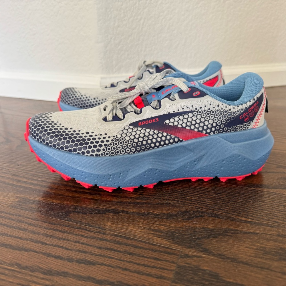 NEW Brooks Caldera 6 Women’s running shoe